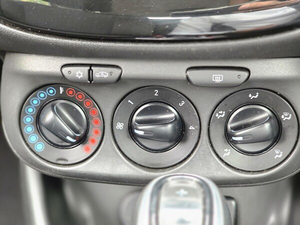 Used Vauxhall Corsa 2016 for sale - 76137134: Photo 36