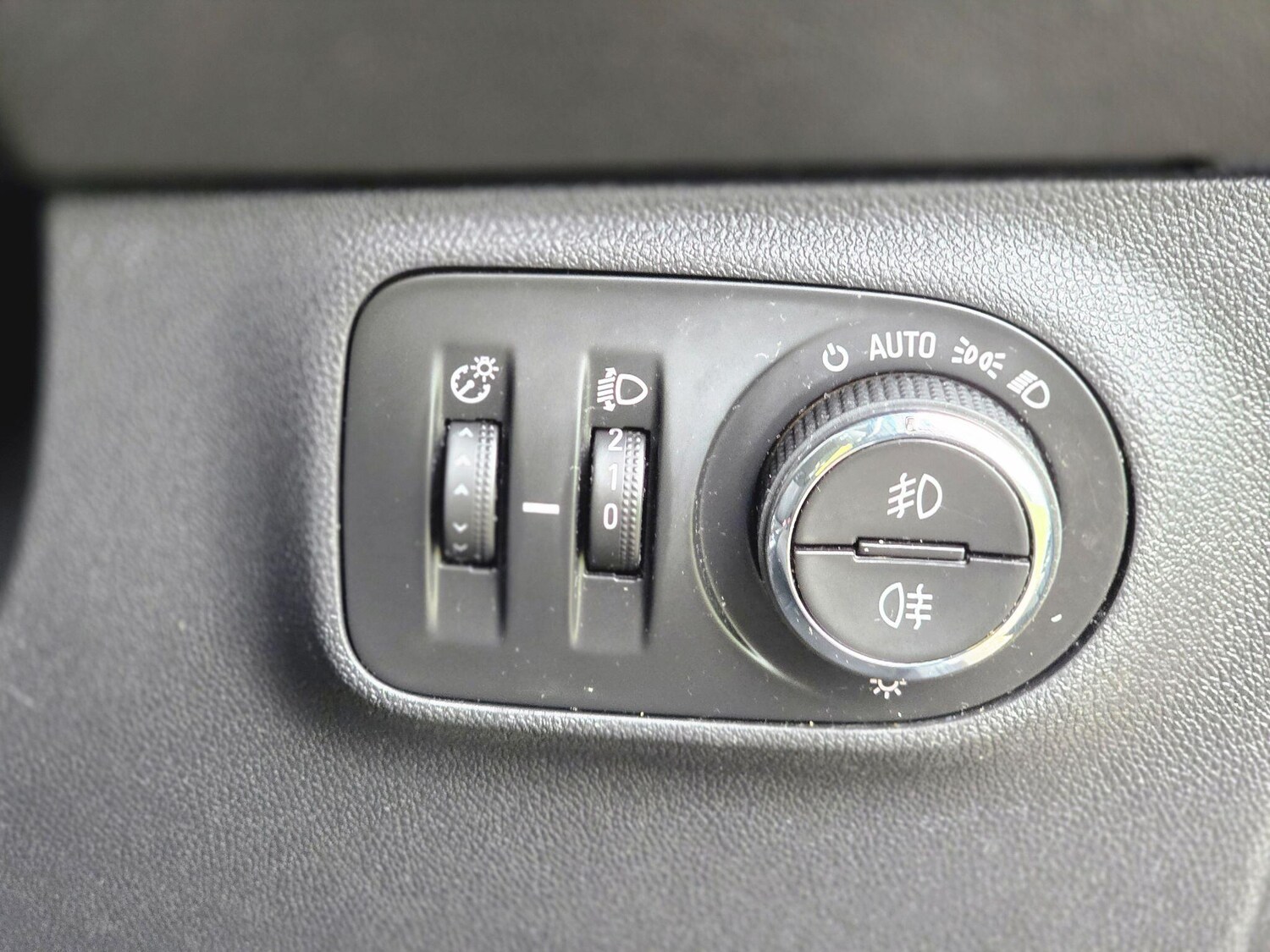 Used Vauxhall Corsa 2016 for sale - 76137134: Photo 42