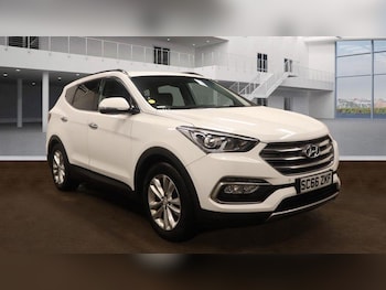 Used Hyundai Santa Fe 2017 for sale - 77305584: Photo