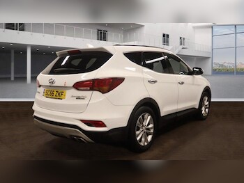 Used Hyundai Santa Fe 2017 for sale - 77305584: Photo