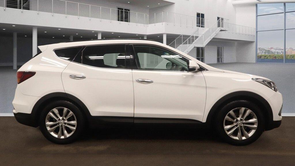 Used Hyundai Santa Fe 2017 for sale - 77305584: Photo 5