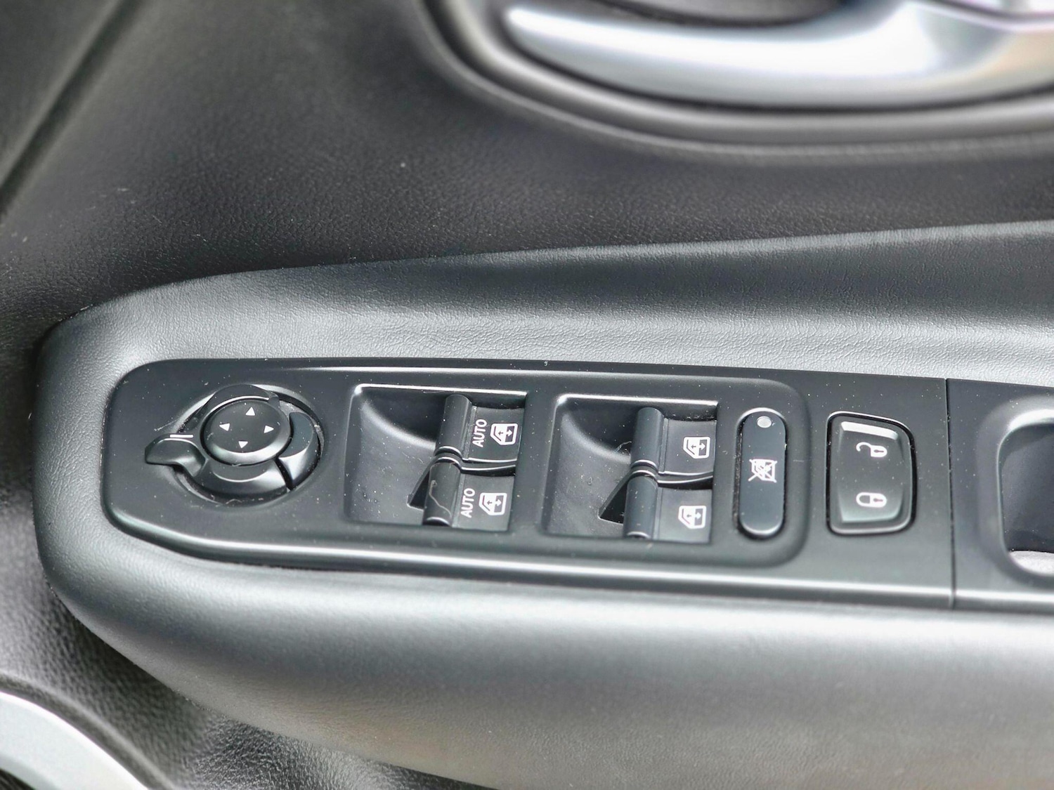 Used Jeep Renegade 2017 for sale - 76995283: Photo 32