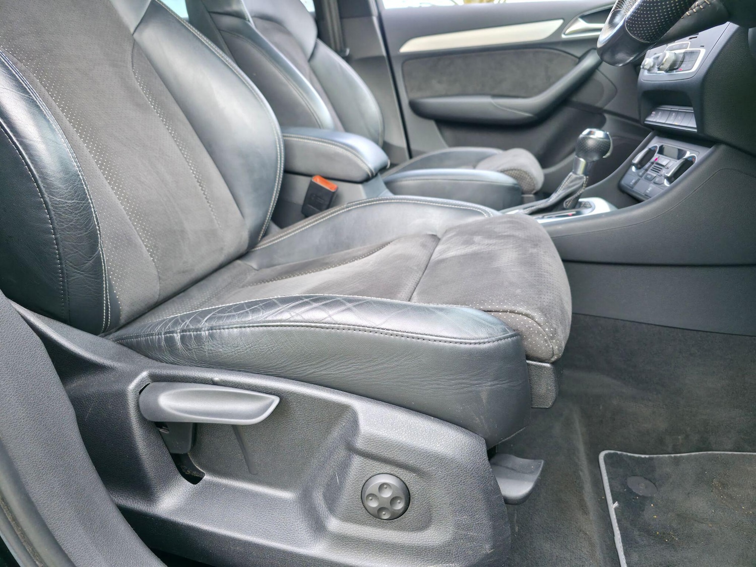 Used Audi Q3 2015 for sale - 77939978: Photo 30