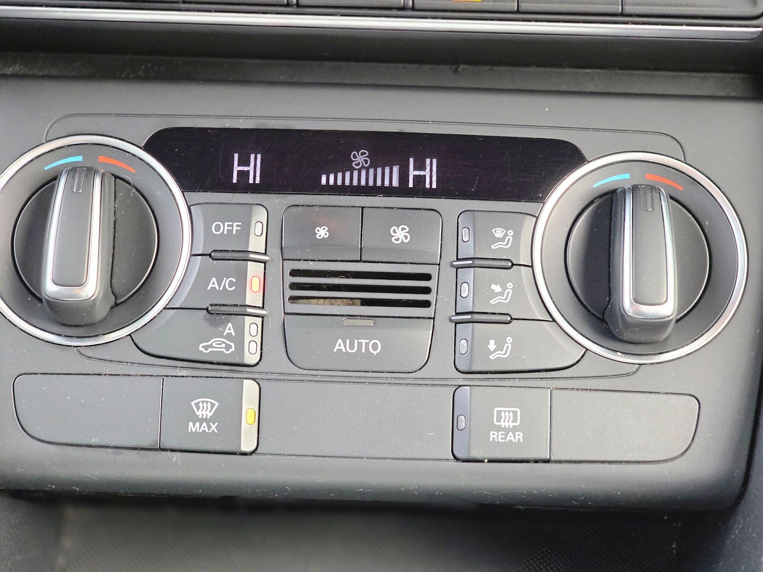 Used Audi Q3 2015 for sale - 77939978: Photo 42