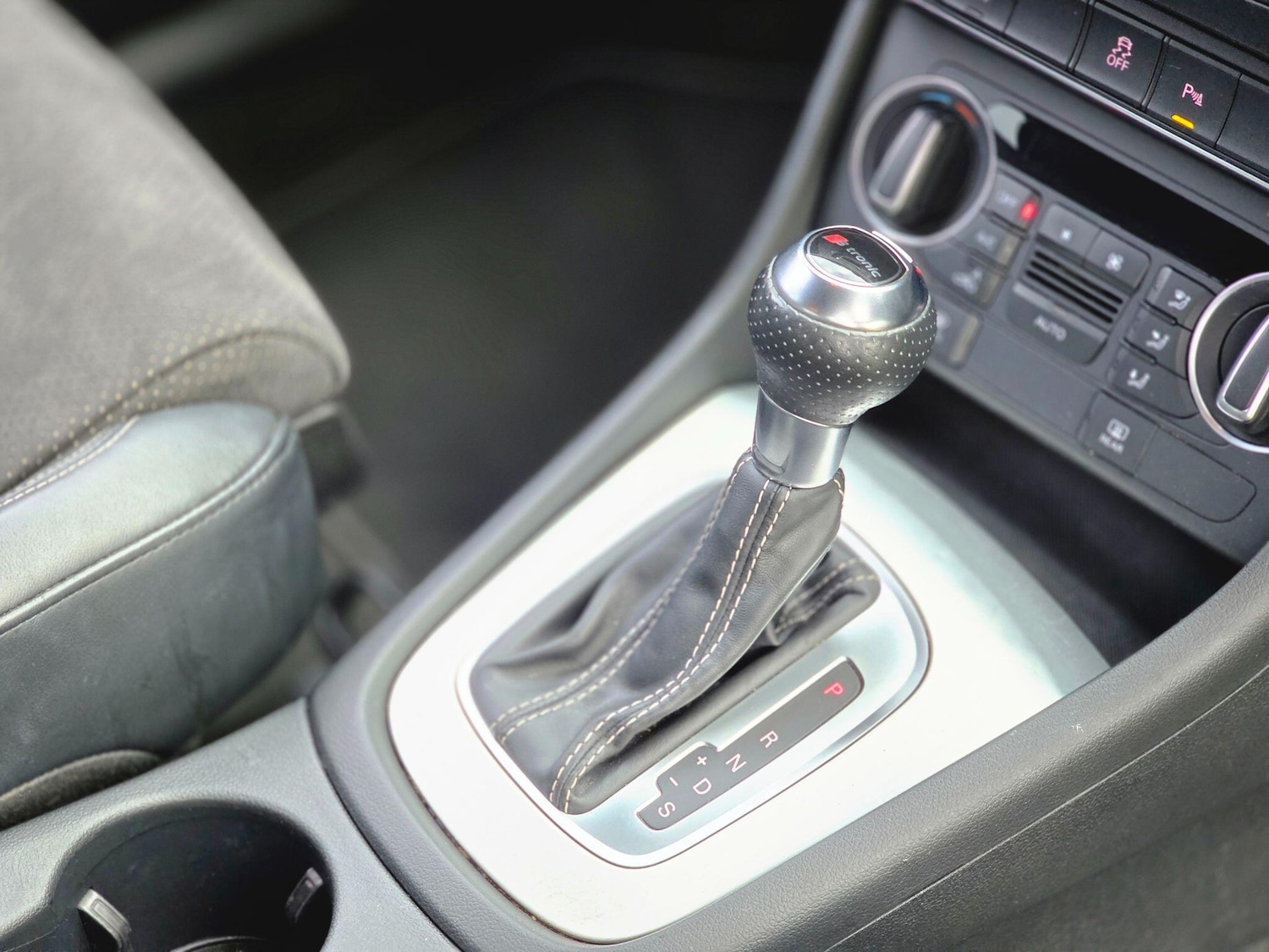 Used Audi Q3 2015 for sale - 77939978: Photo 44