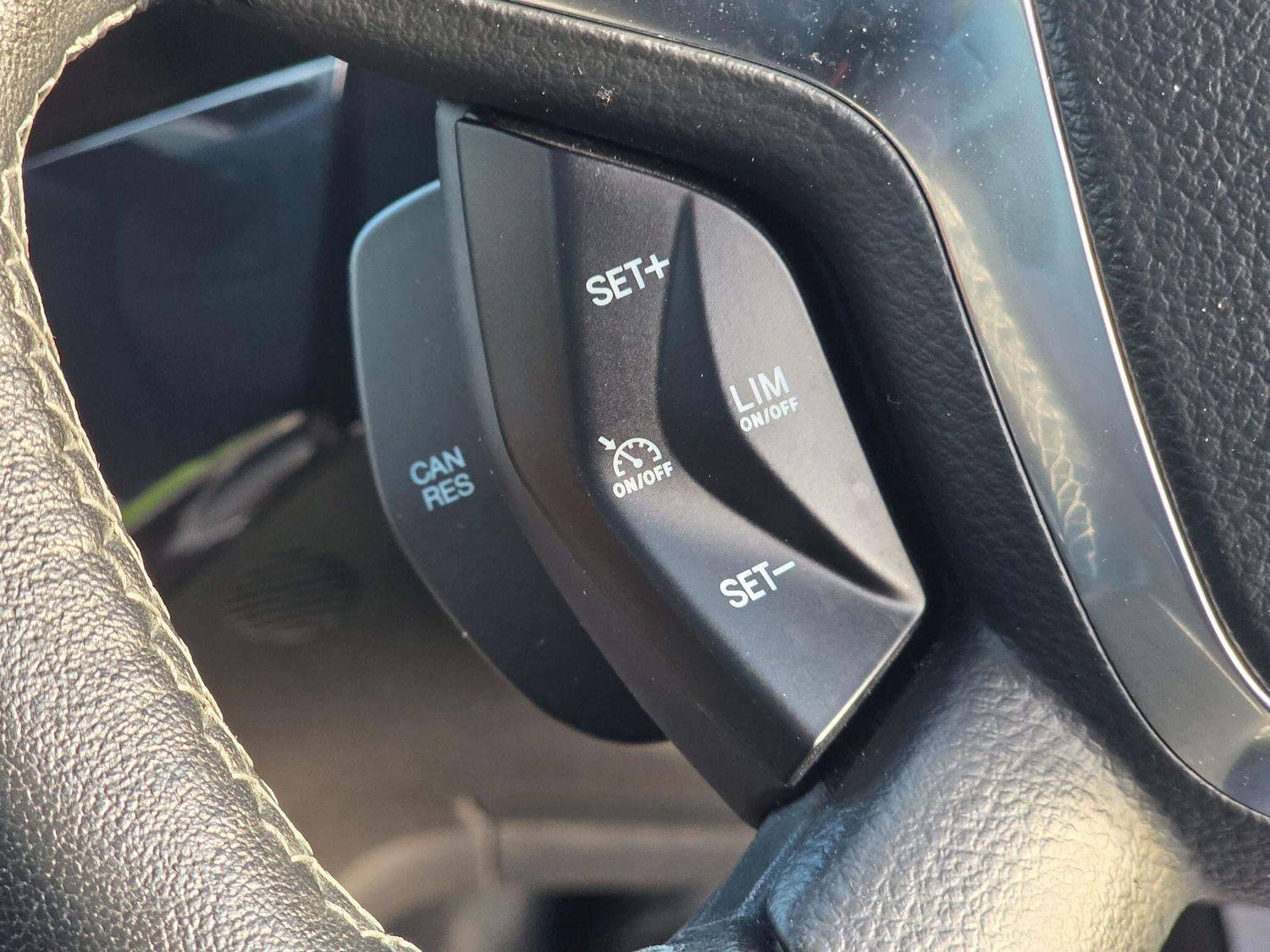 Used Ford Kuga 2014 for sale - 76538556: Photo 38