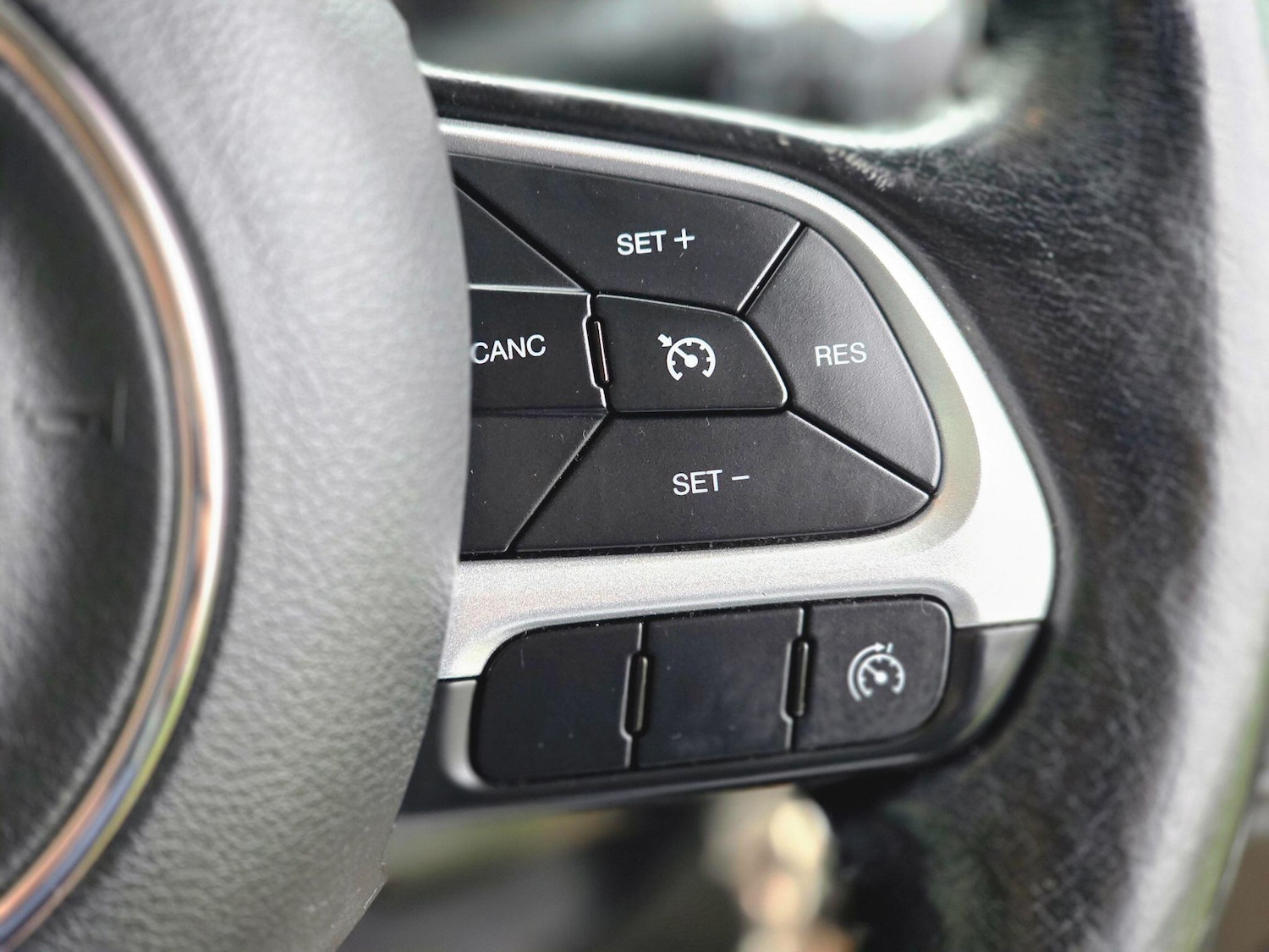 Used Jeep Renegade 2017 for sale - 76433018: Photo 38