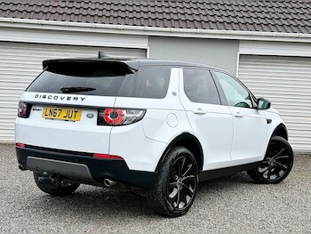 Used Land Rover Discovery Sport 2017 for sale - 77496618: Photo
