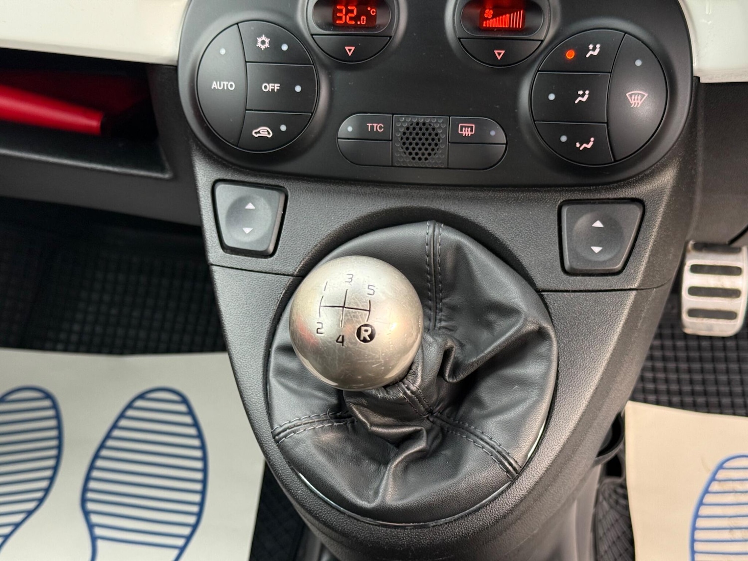 Used Abarth 500 2011 for sale - 76865222: Photo 36