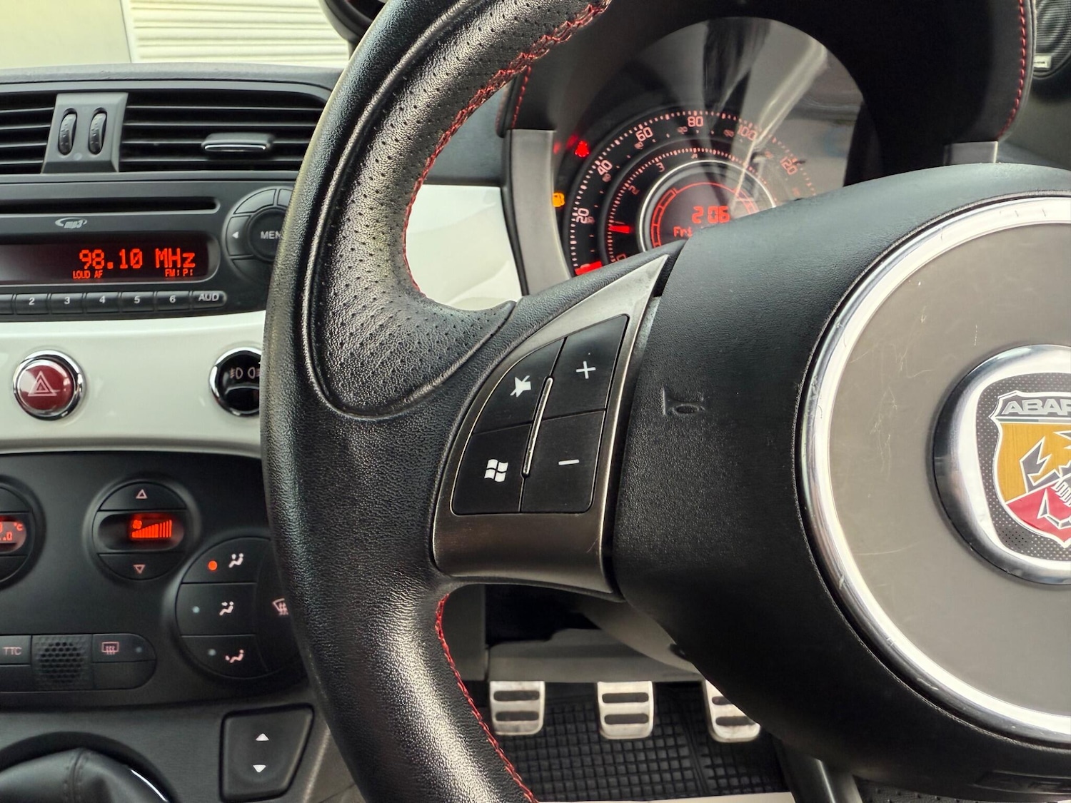 Used Abarth 500 2011 for sale - 76865222: Photo 38