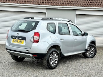 Used Dacia Duster 2016 for sale - 76608205: Photo