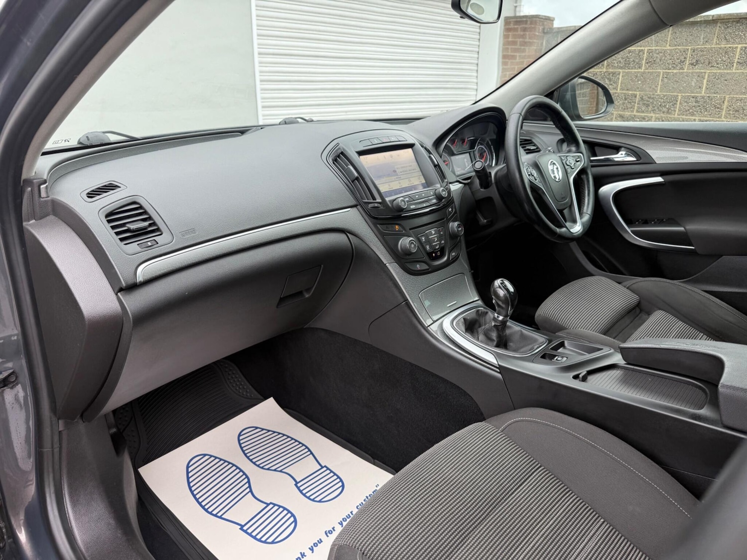 Used Vauxhall Insignia 2015 for sale - 76988659: Photo 2