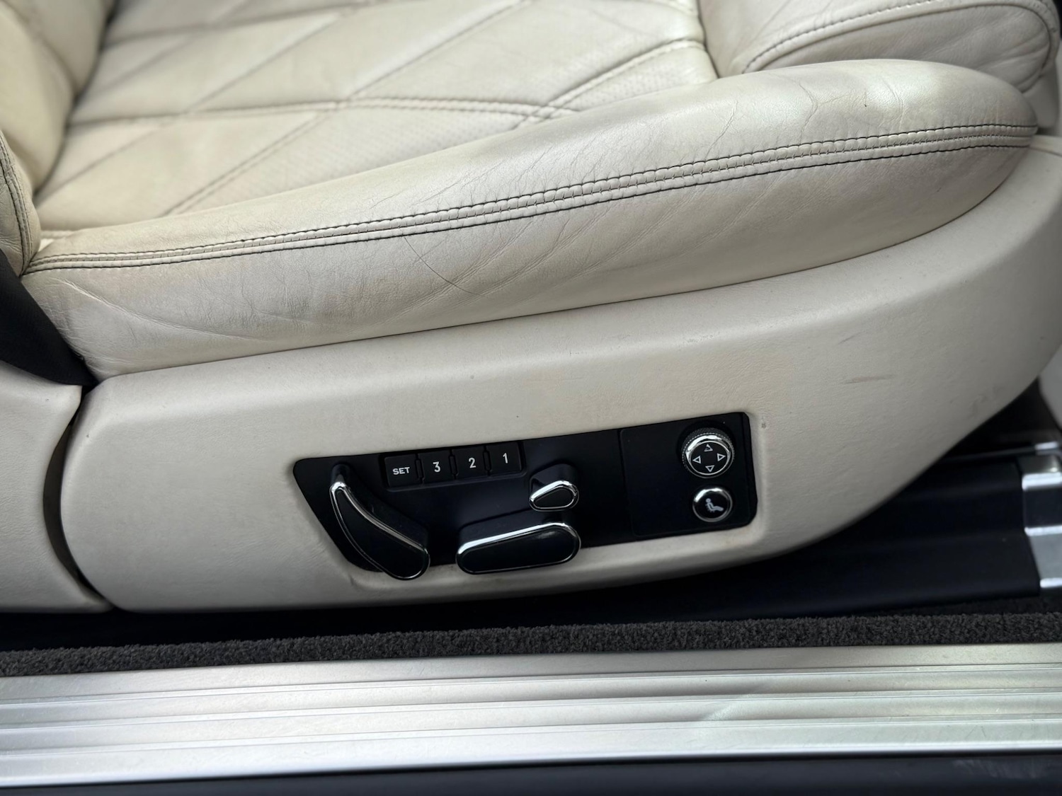 Used Bentley Continental 2010 for sale - 76608587: Photo 26