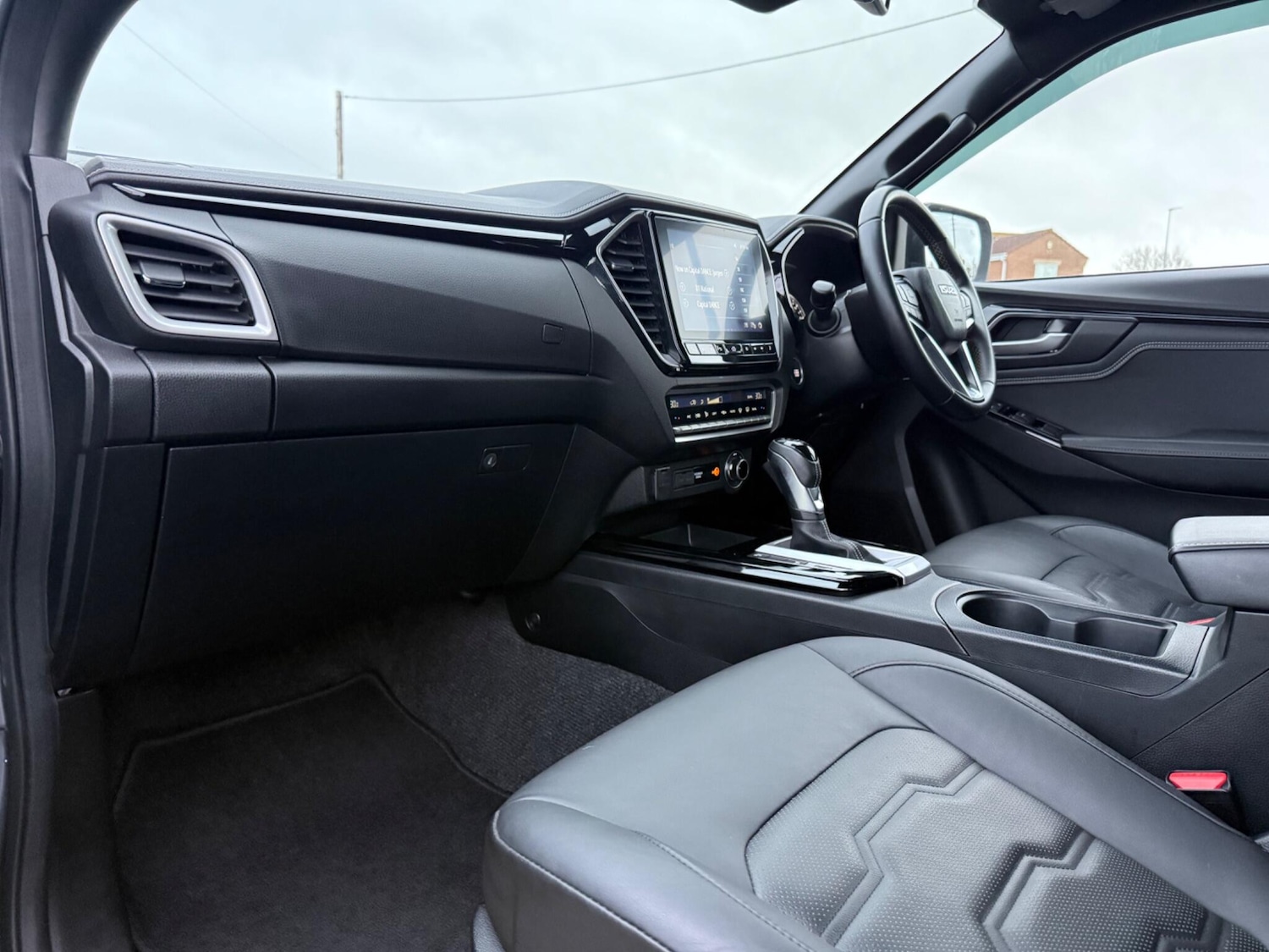 Used Isuzu D-Max 2023 for sale - 76608410: Photo 2