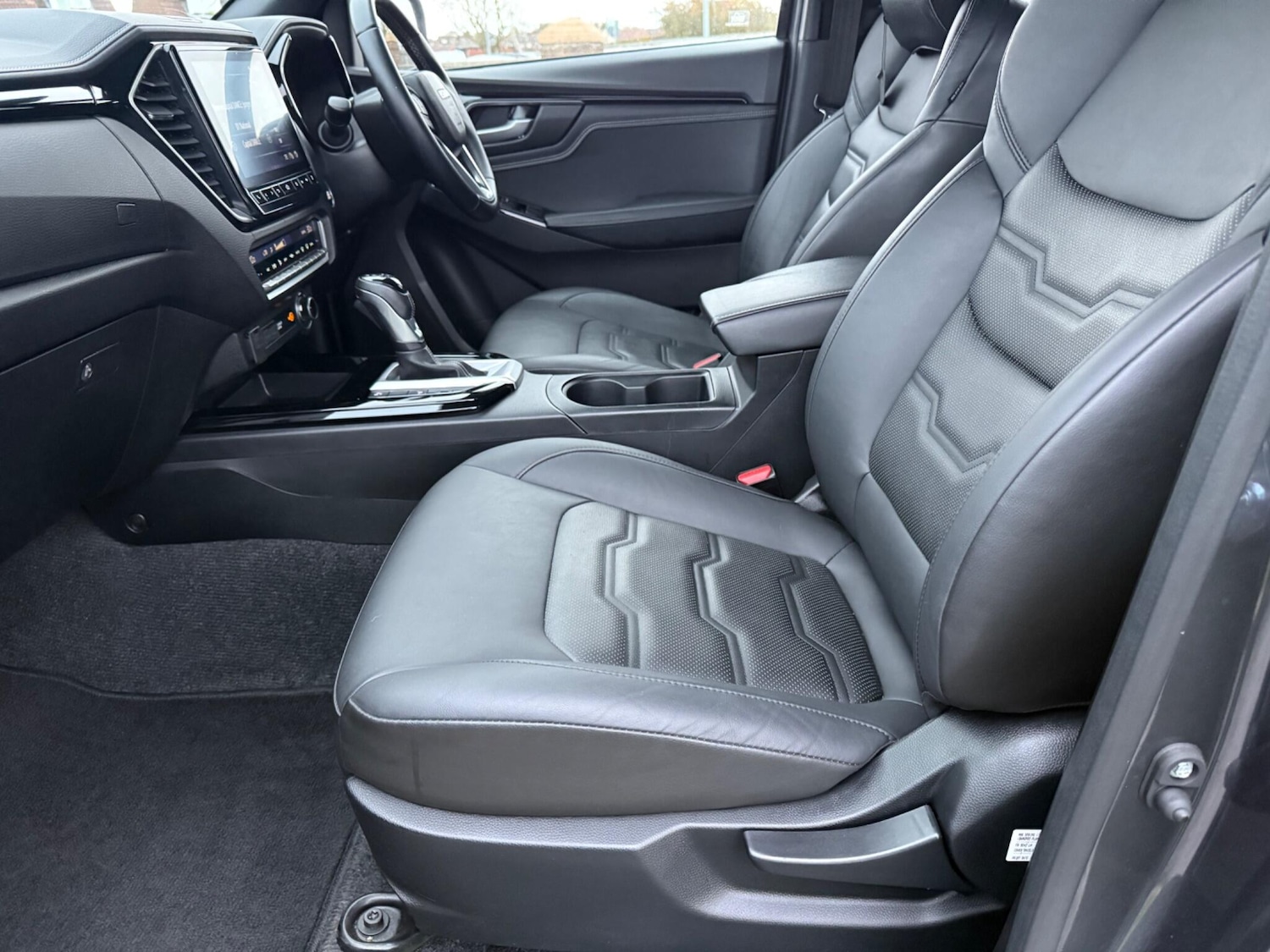 Used Isuzu D-Max 2023 for sale - 76608410: Photo 22