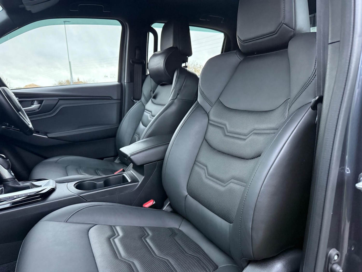 Used Isuzu D-Max 2023 for sale - 76608410: Photo 23