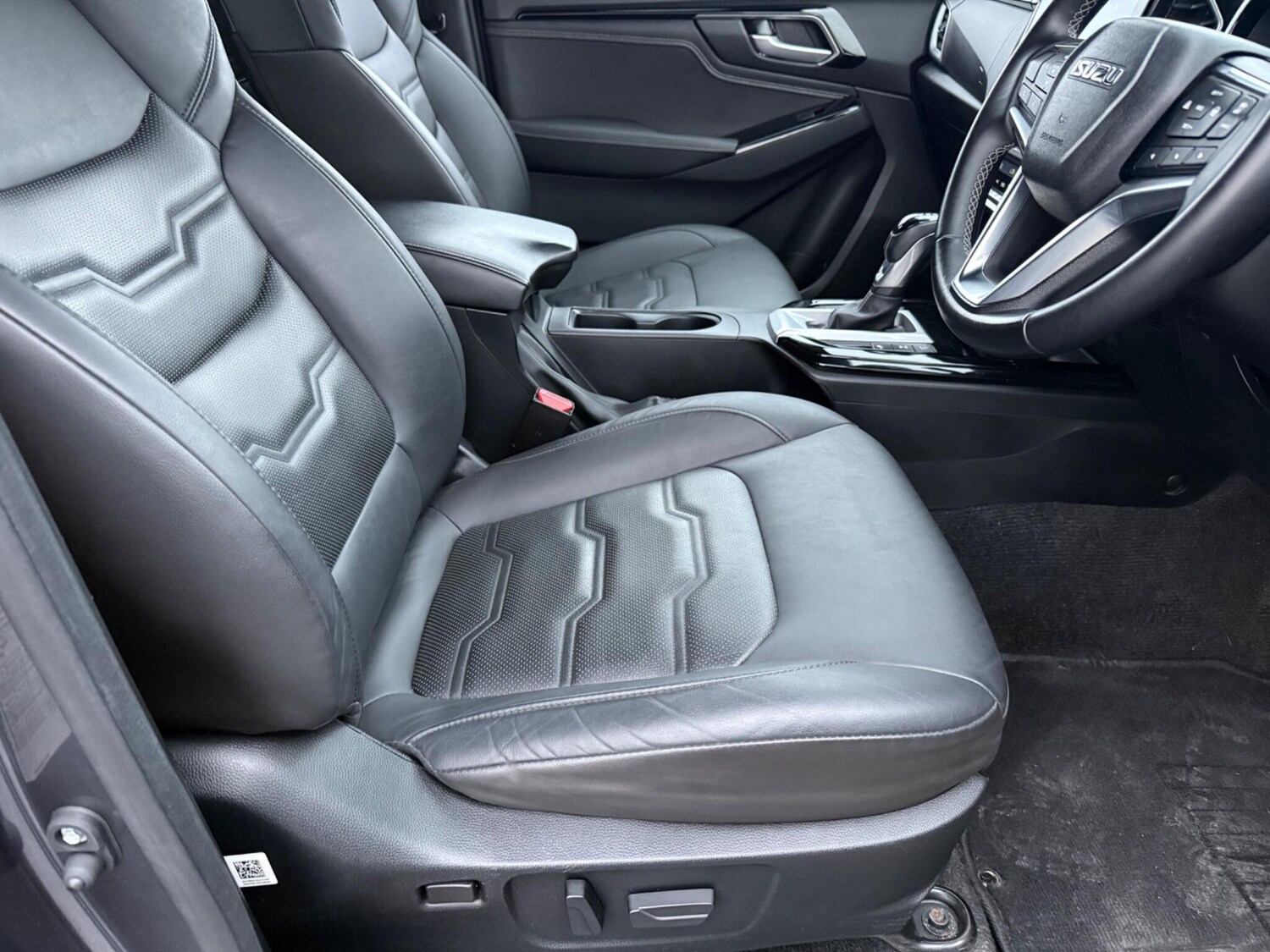 Used Isuzu D-Max 2023 for sale - 76608410: Photo 27