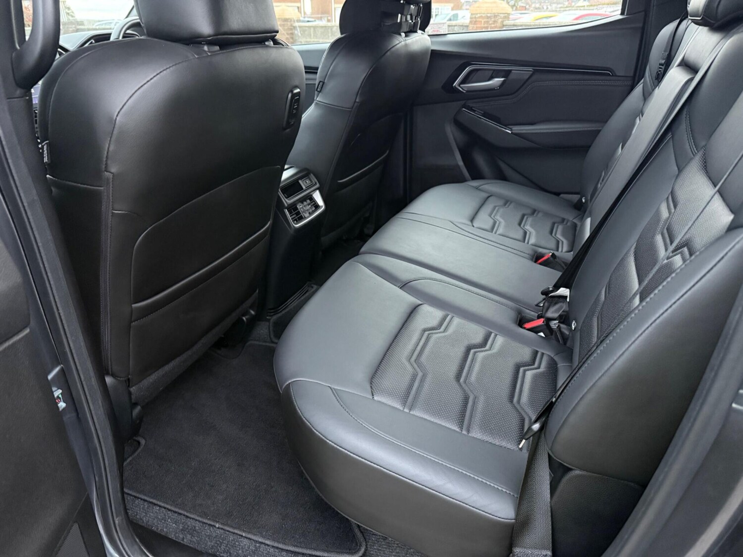 Used Isuzu D-Max 2023 for sale - 76608410: Photo 30