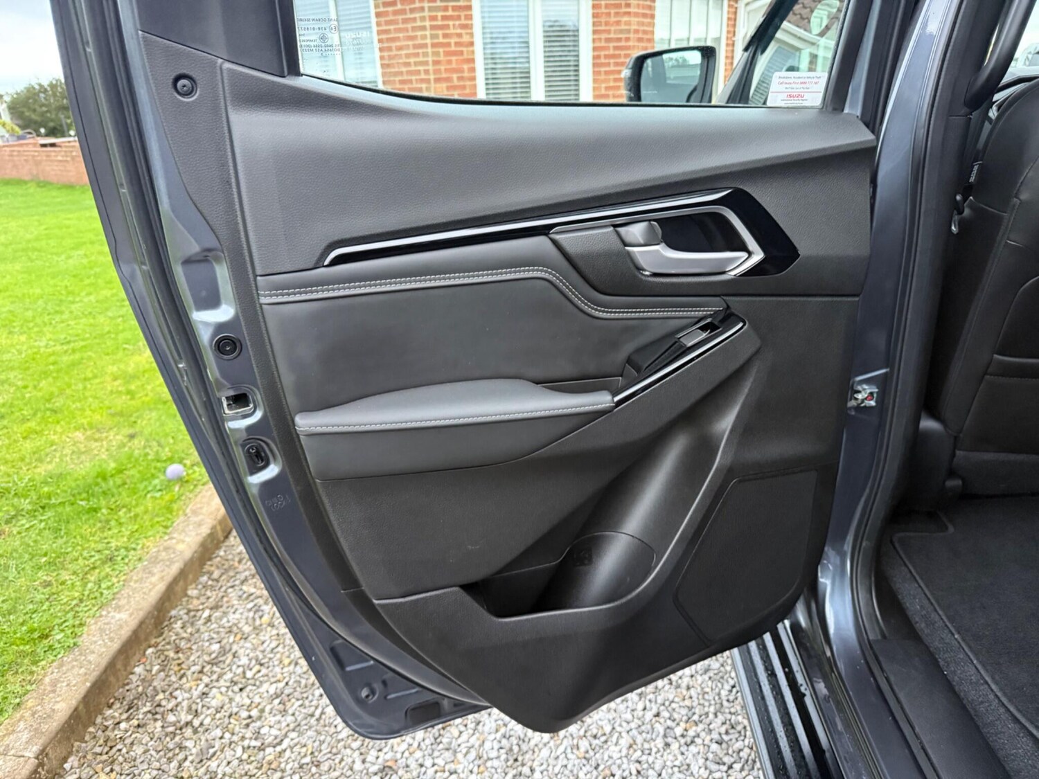 Used Isuzu D-Max 2023 for sale - 76608410: Photo 38