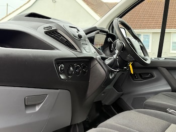 Used Ford Transit Custom 2017 for sale - 76608390: Photo