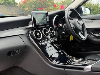 Used Mercedes-Benz C Class 2018 for sale - 76607964: Photo