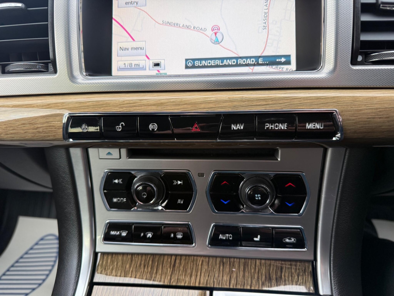 Used Jaguar XF 2014 for sale - 77626282: Photo 40