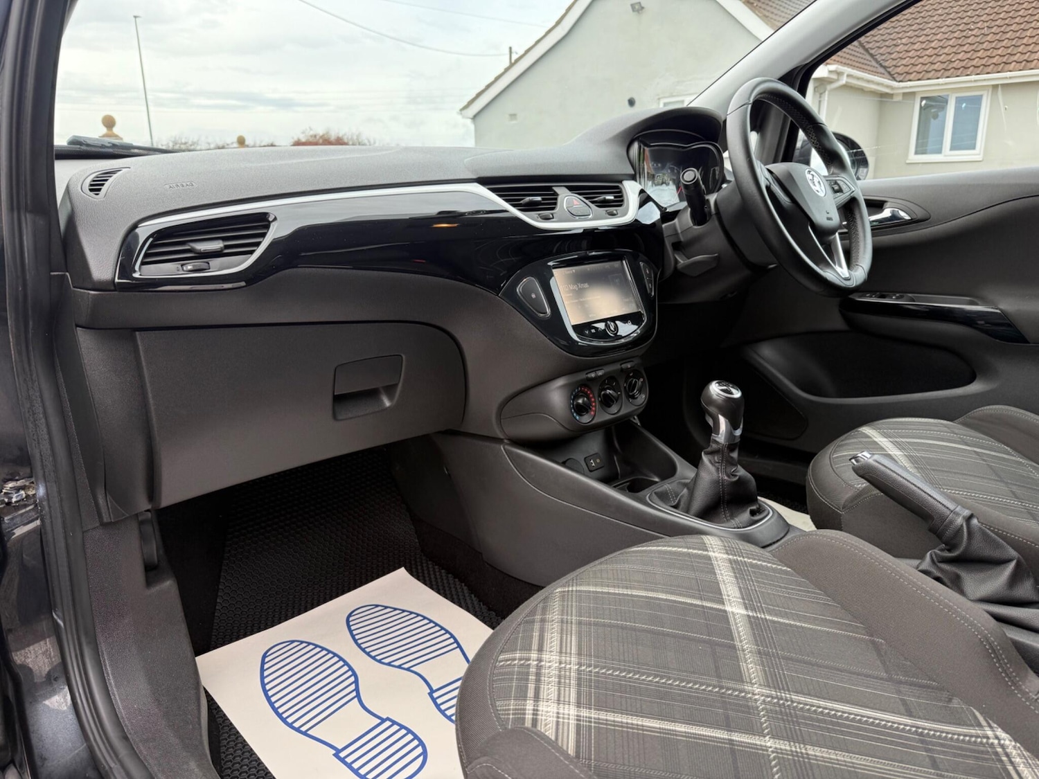 Used Vauxhall Corsa 2015 for sale - 76607425: Photo 2