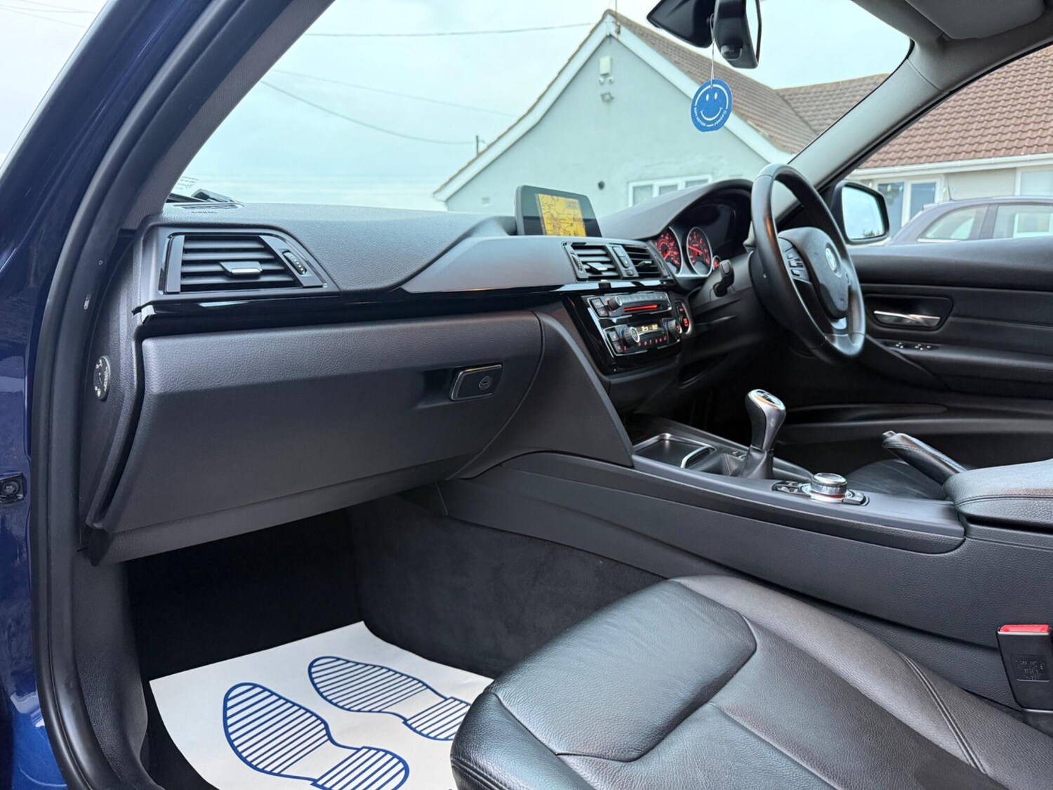 Used BMW 3 Series 2016 for sale - 76608457: Photo 2