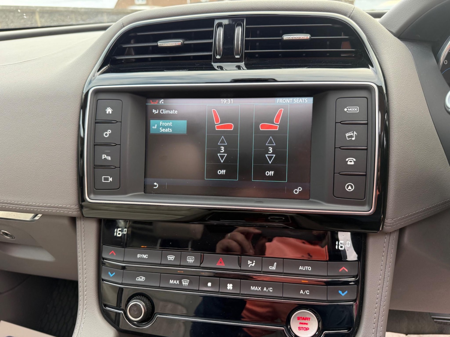 Used Jaguar F-Pace 2016 for sale - 77255440: Photo 40