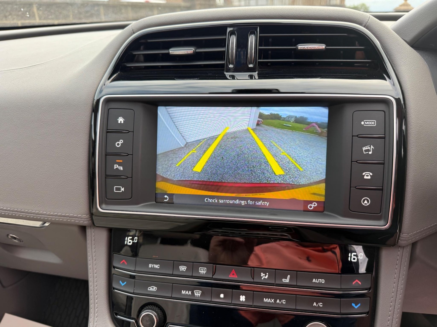 Used Jaguar F-Pace 2016 for sale - 77255440: Photo 42