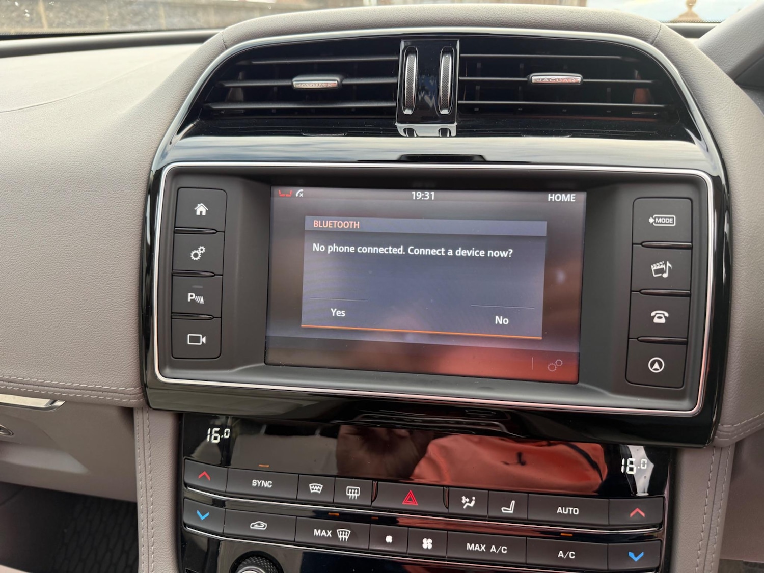 Used Jaguar F-Pace 2016 for sale - 77255440: Photo 44