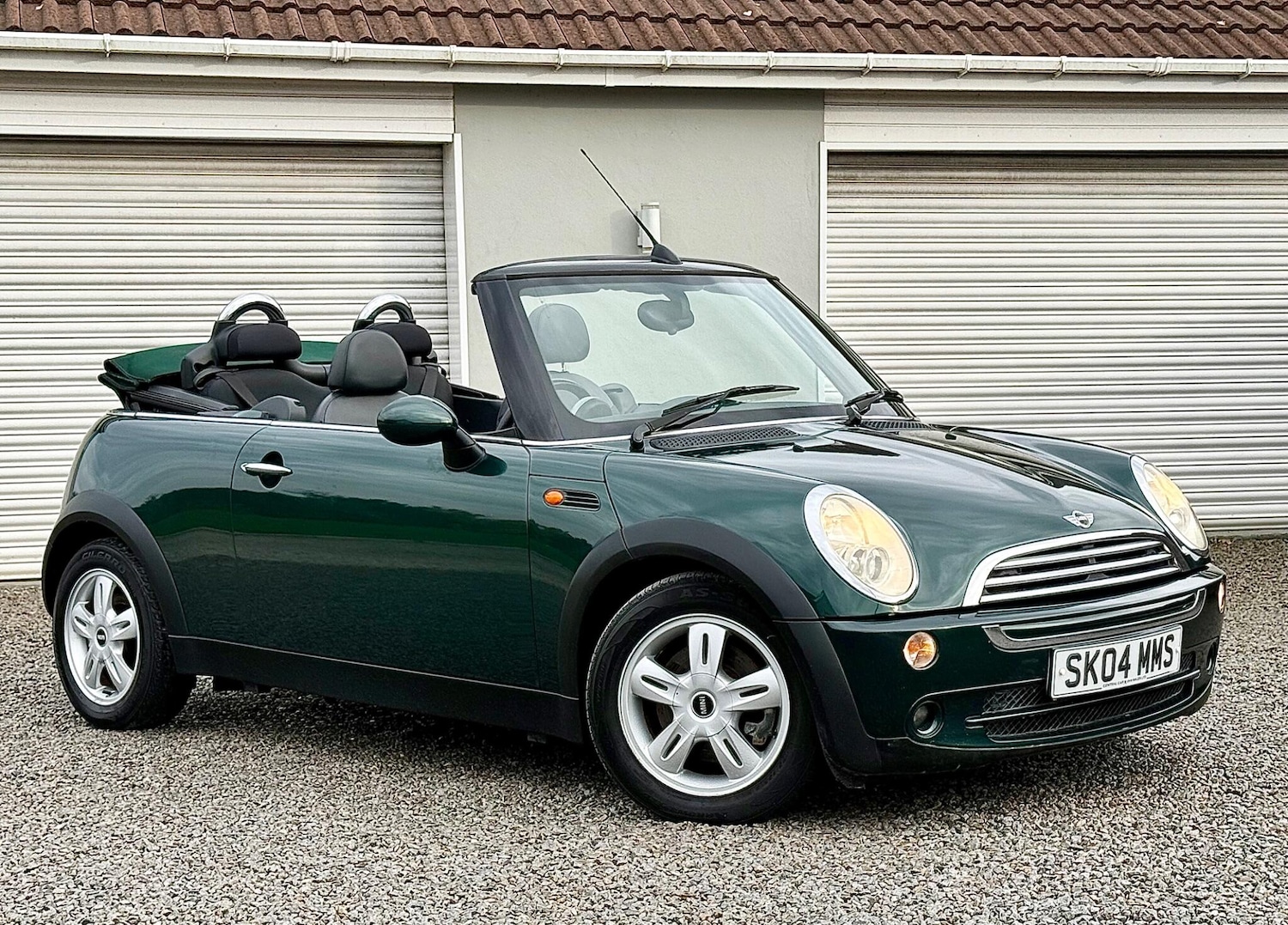 Used MINI Convertible 2004 for sale - 76607702: Photo 1
