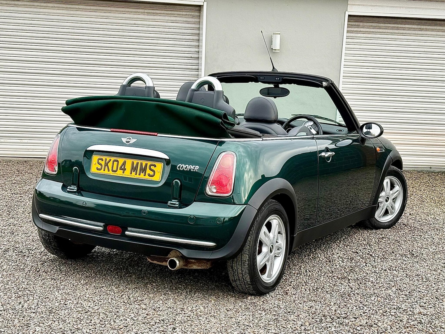 Used MINI Convertible 2004 for sale - 76607702: Photo 13