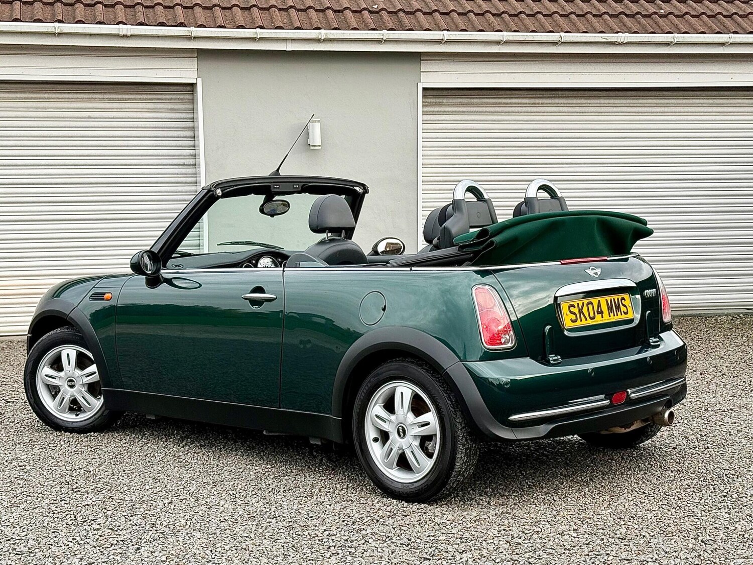 Used MINI Convertible 2004 for sale - 76607702: Photo 18