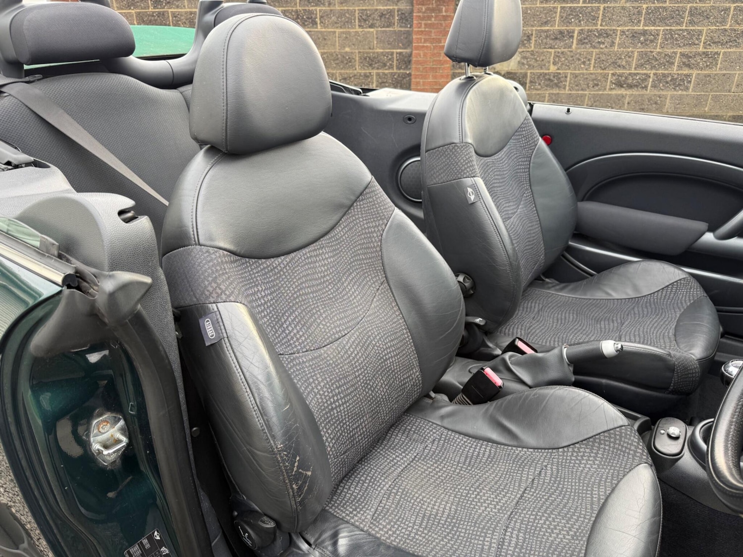 Used MINI Convertible 2004 for sale - 76607702: Photo 25