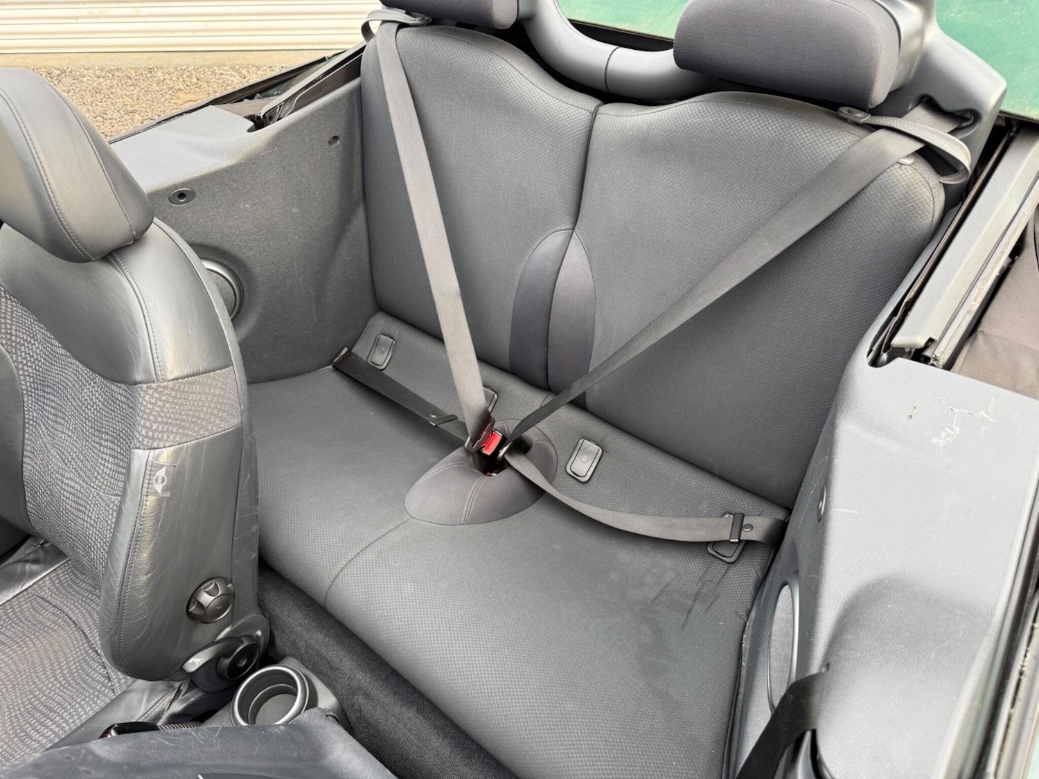 Used MINI Convertible 2004 for sale - 76607702: Photo 26