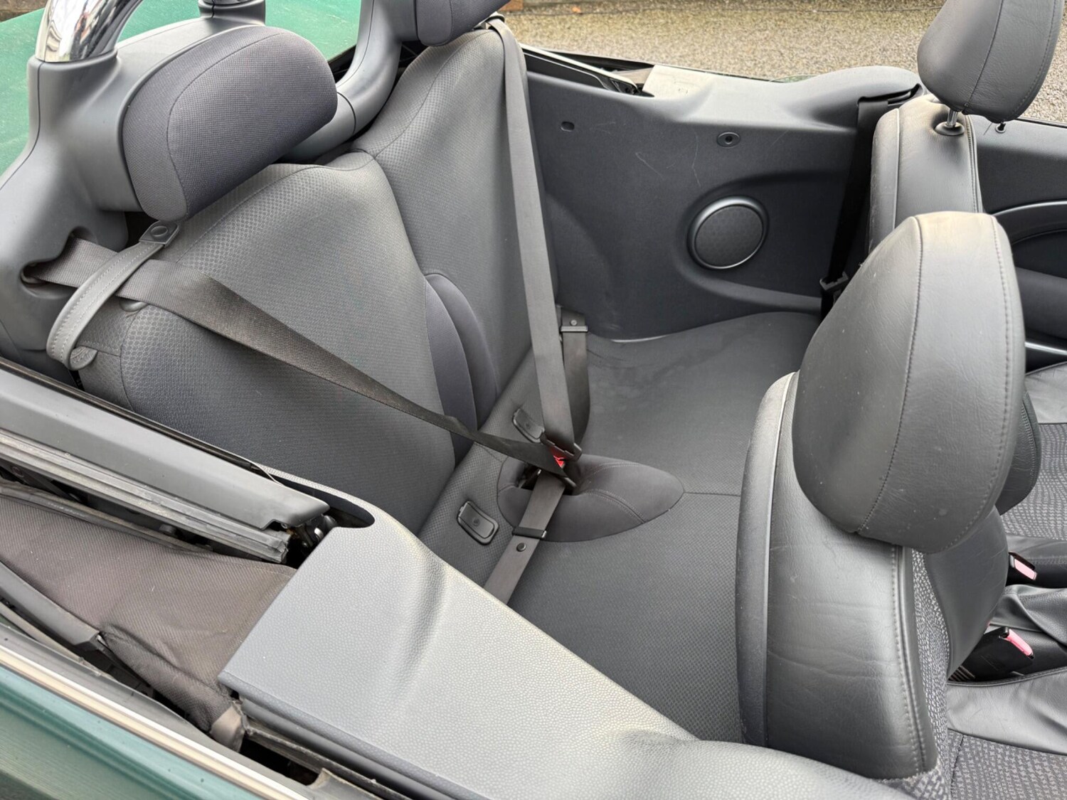 Used MINI Convertible 2004 for sale - 76607702: Photo 27