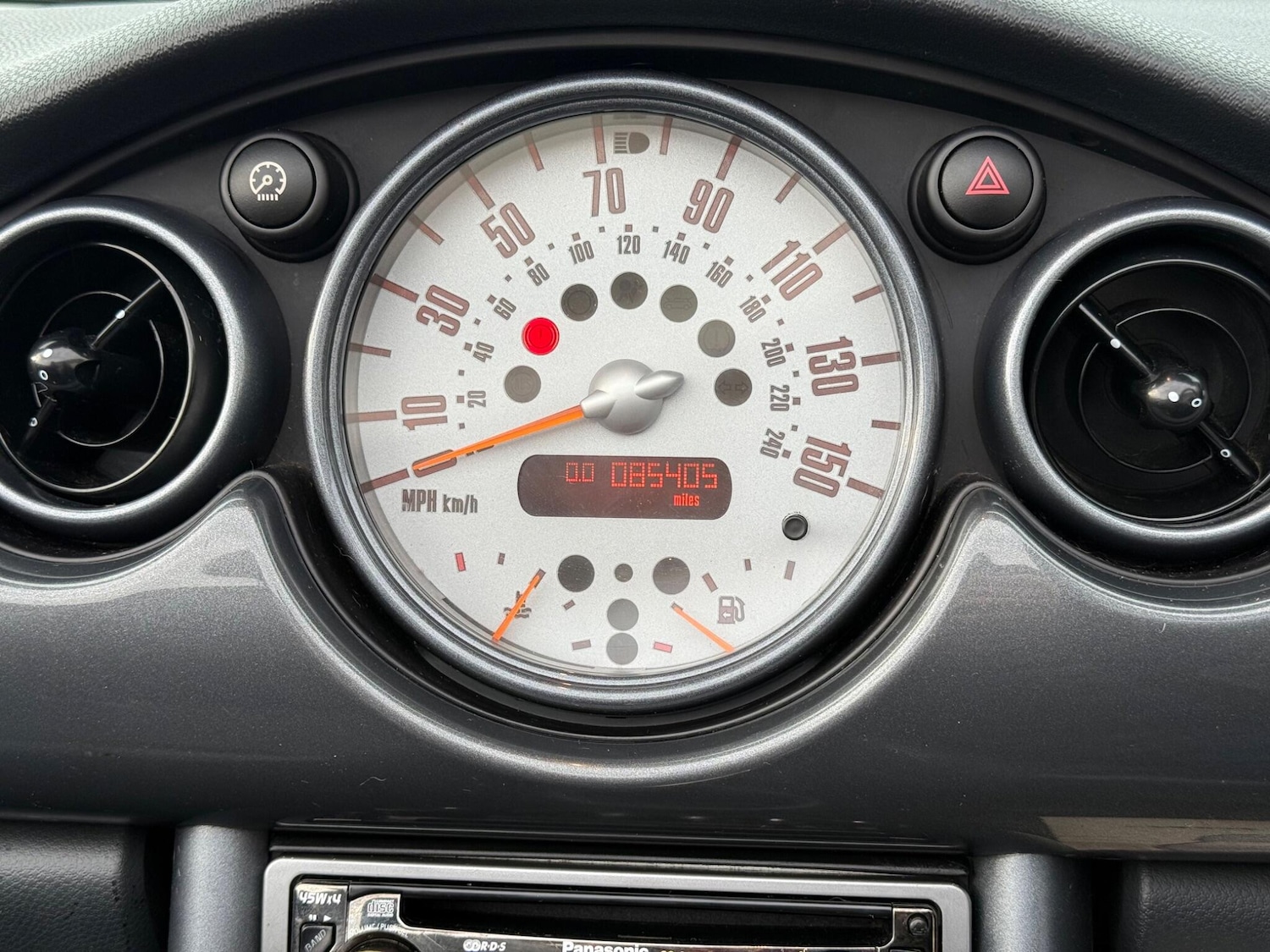 Used MINI Convertible 2004 for sale - 76607702: Photo 31