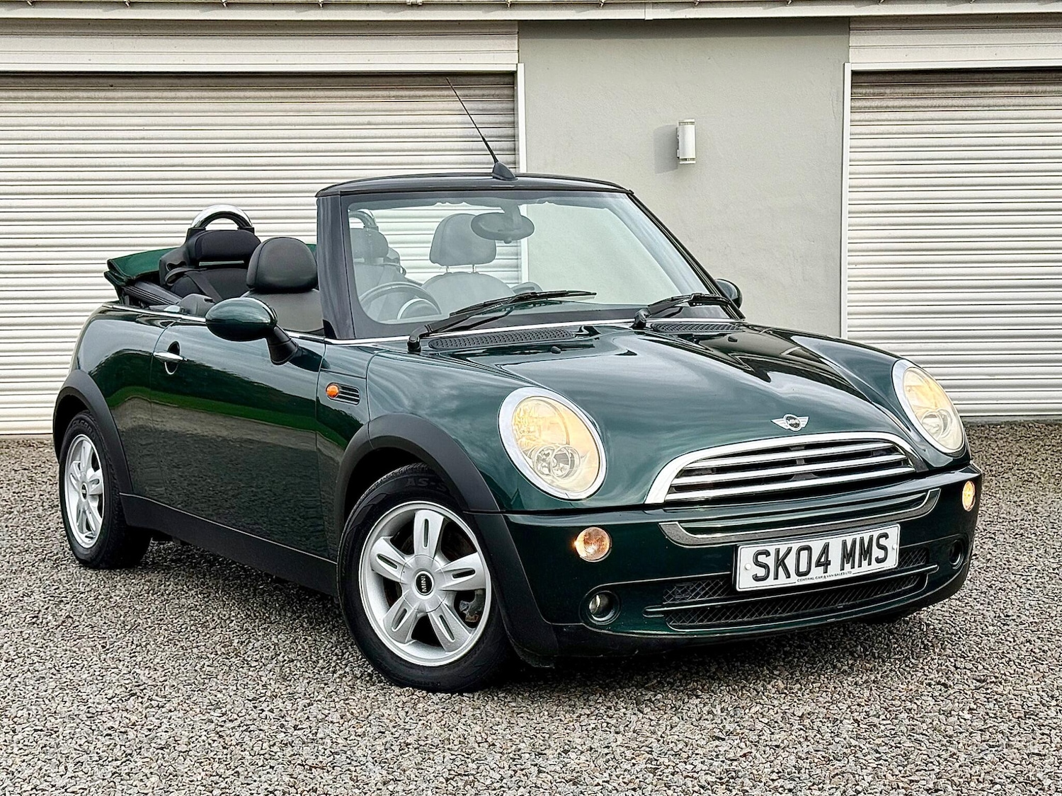 Used MINI Convertible 2004 for sale - 76607702: Photo 4