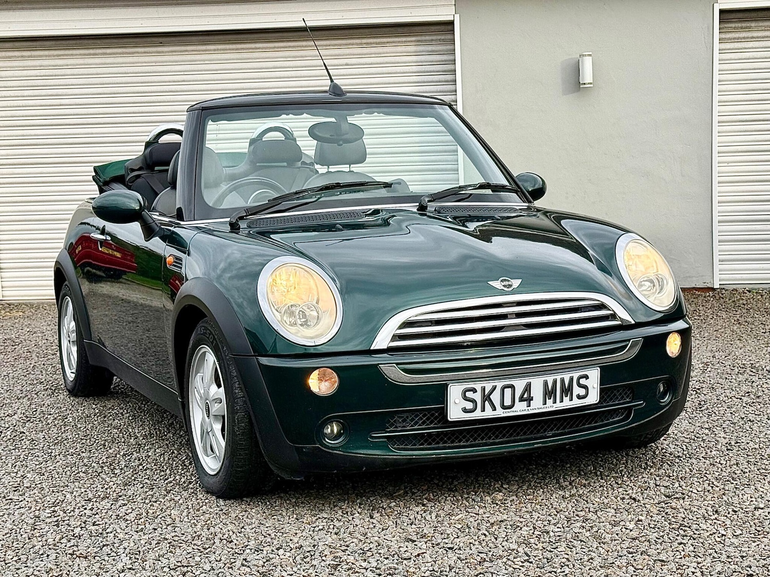 Used MINI Convertible 2004 for sale - 76607702: Photo 5