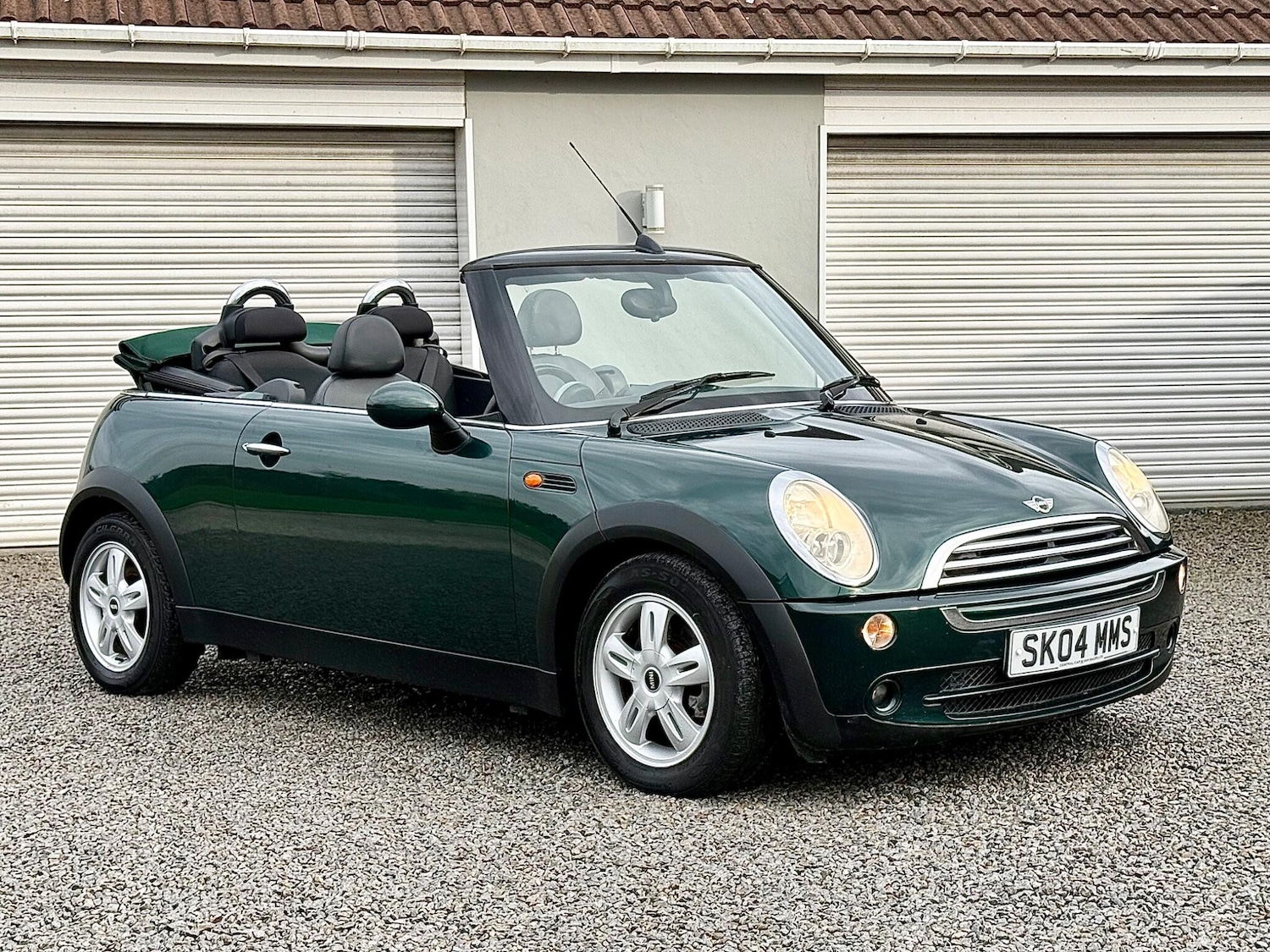 Used MINI Convertible 2004 for sale - 76607702: Photo 6