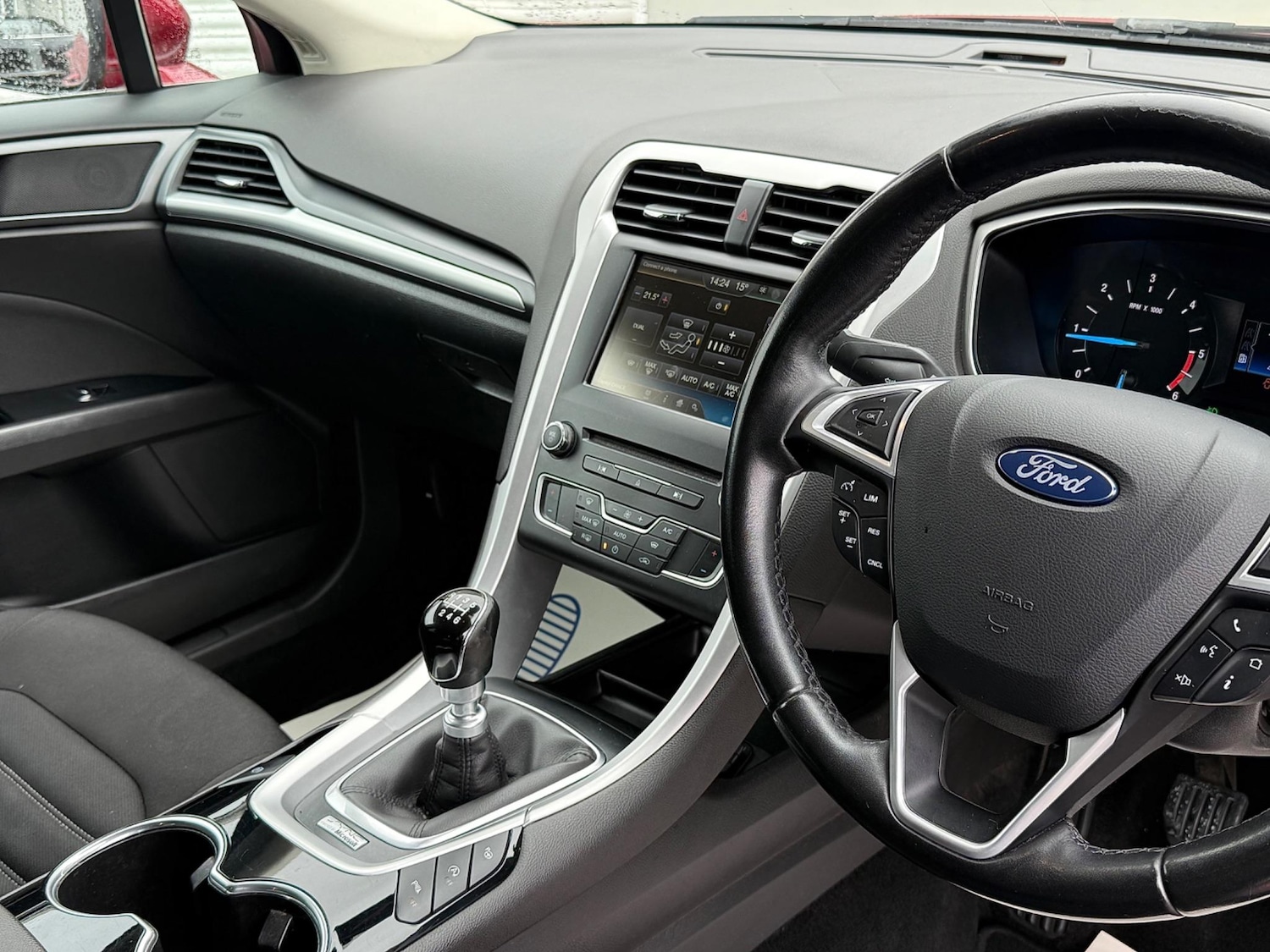 Used Ford Mondeo 2015 for sale - 76608178: Photo 27