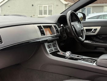 Used Jaguar XF 2015 for sale - 76613376: Photo