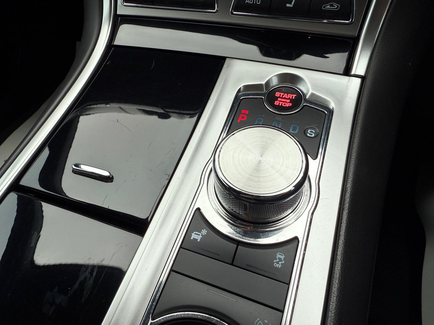 Used Jaguar XF 2015 for sale - 76613376: Photo 44