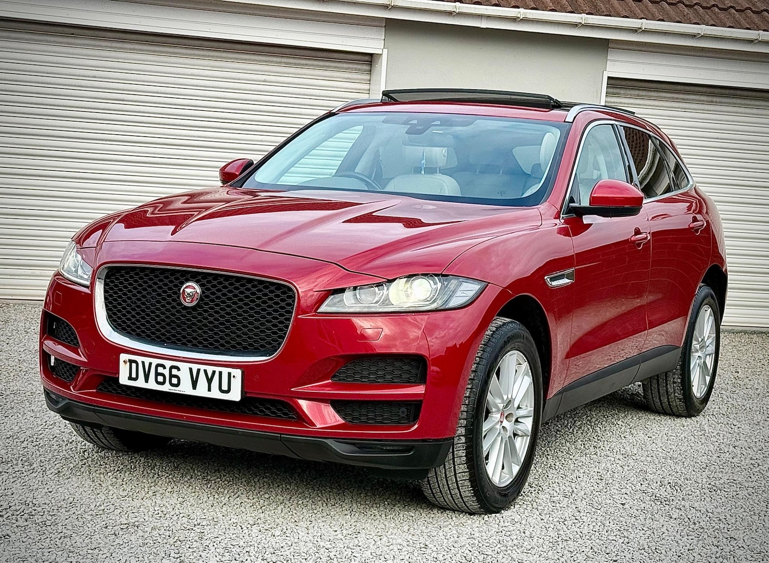 Used Jaguar F-Pace 2016 for sale - 76608552: Photo 10