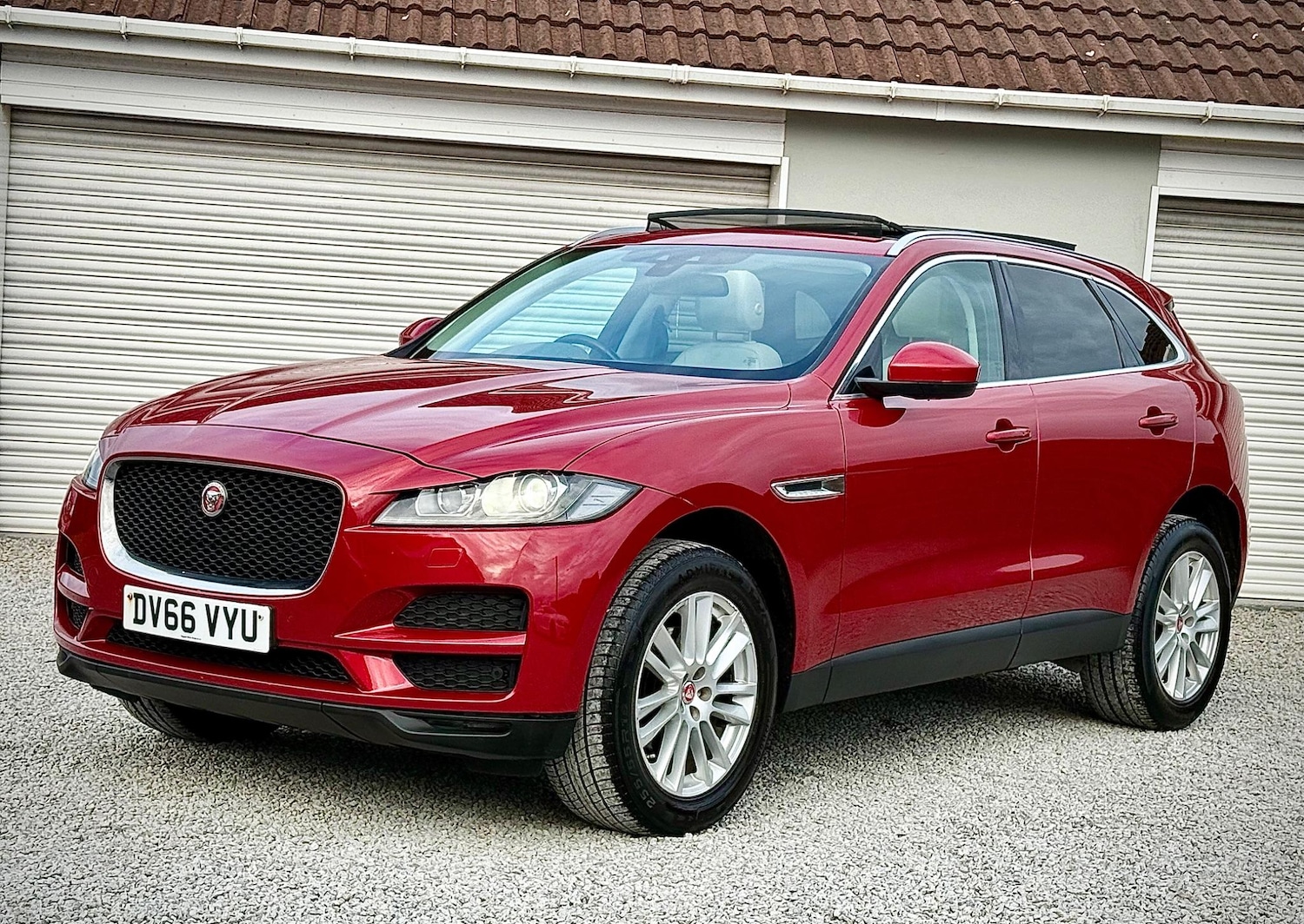 Used Jaguar F-Pace 2016 for sale - 76608552: Photo 11