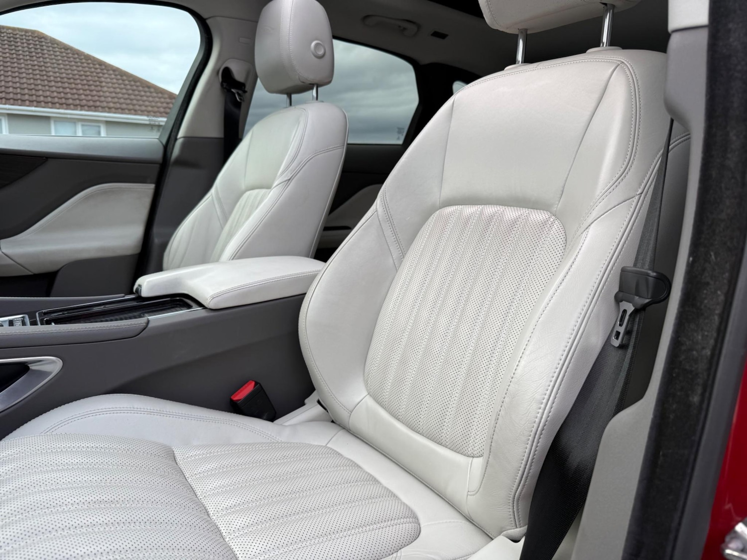 Used Jaguar F-Pace 2016 for sale - 76608552: Photo 21