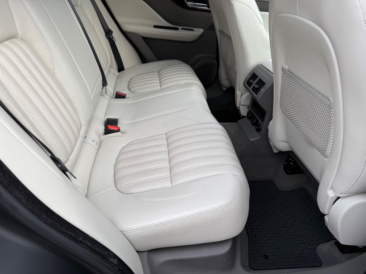 Used Jaguar F-Pace 2016 for sale - 76608552: Photo 30