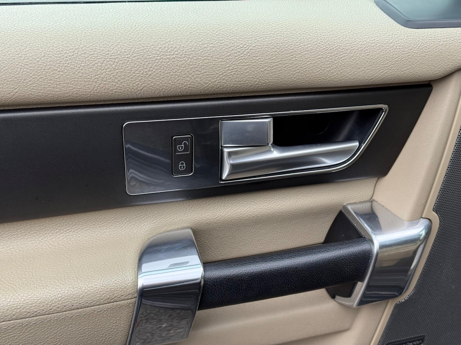 Used Land Rover Discovery 4 2009 for sale - 77597930: Photo 42