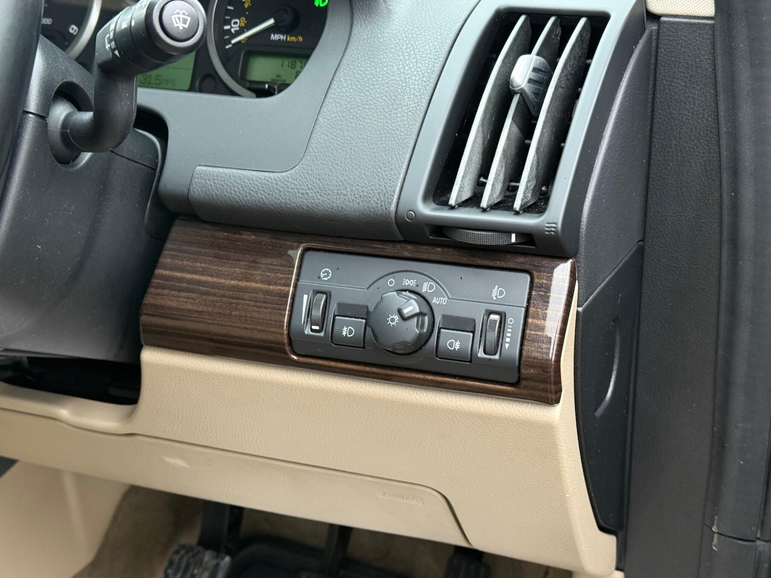 Used Land Rover Freelander 2011 for sale - 77314592: Photo 50